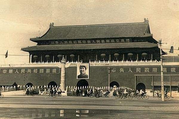 1969年,中央下令重建天安门!这座历经600年风霜的城楼发生了什么?