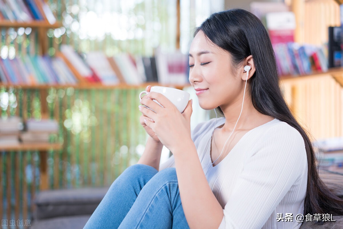 今天，有人给我说：她想喝奶茶？